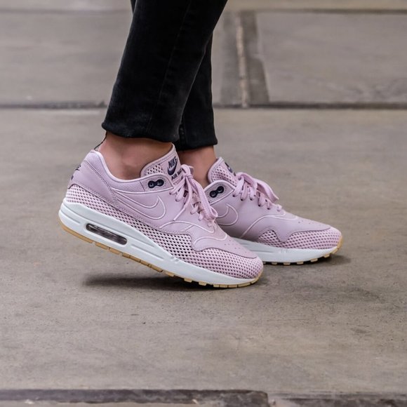 Nike Air Max Women's Particle Rose Size
